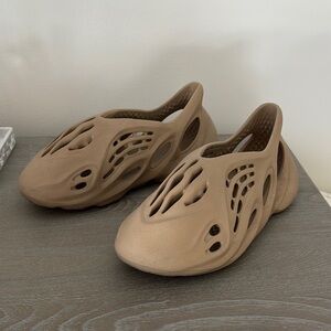 Yeezy Foam Runner 'Mist' size 10 men